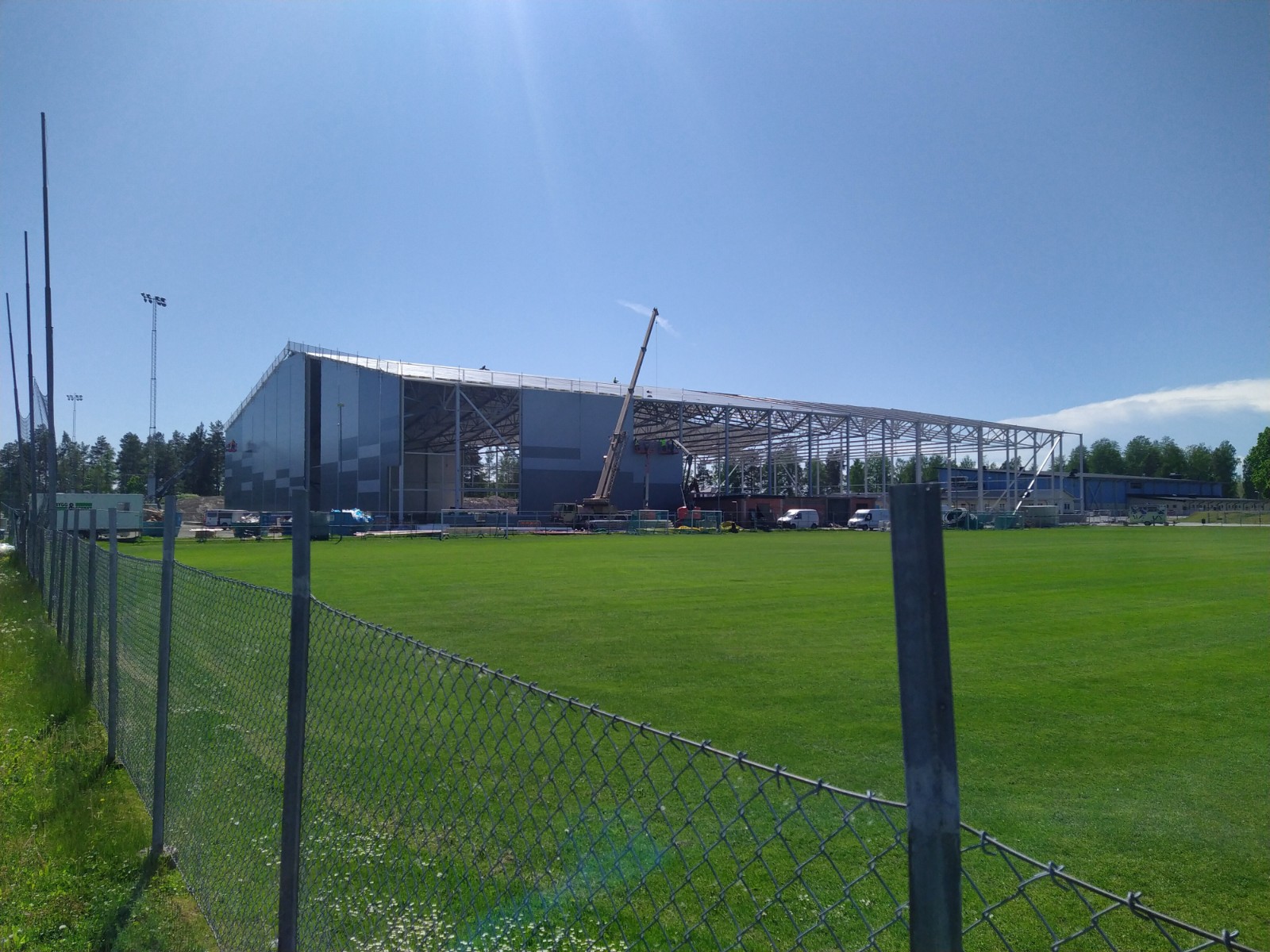 Steelframe and facade of KAtrineholm Bandyhall during building